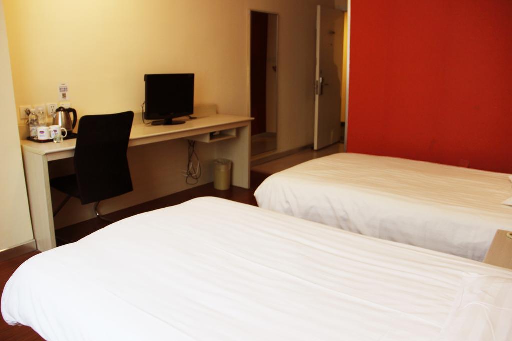 Hanting Express Jinzhou Luoyang Road Central Avenue Kamer foto